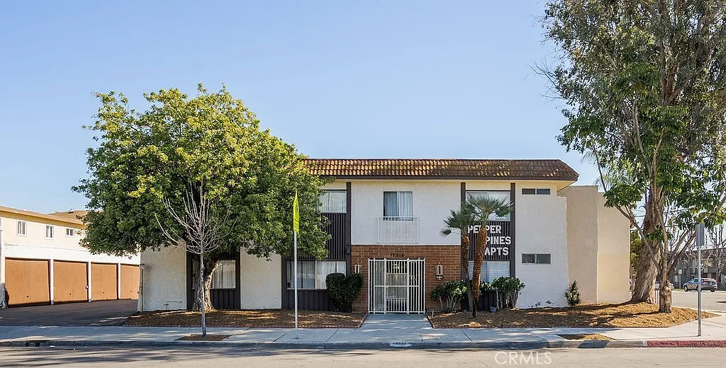 2 bed, 800 sqft, $2,500 — Photo 1