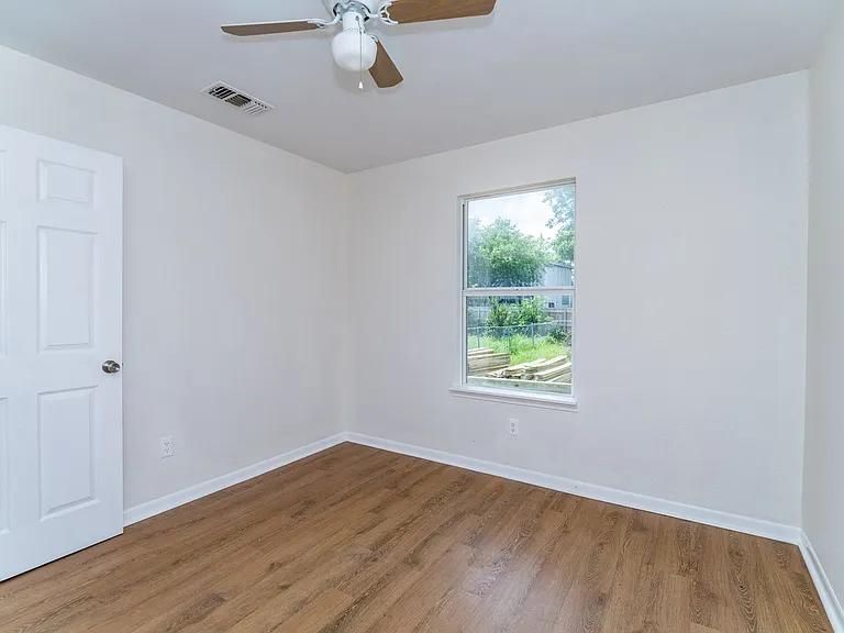610 Virginia Blvd #2 — Photo 17