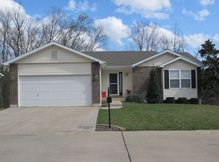 2348 Arkansas Dr, High Ridge, MO 63049