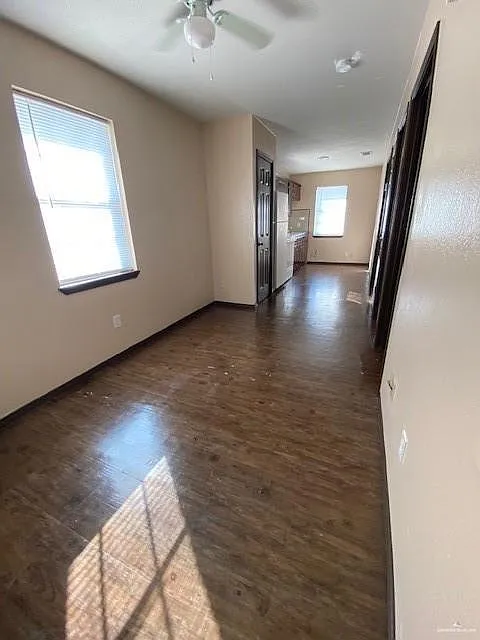 2 bed, 1.0 bath, 6600 sqft, $650 — Photo 2