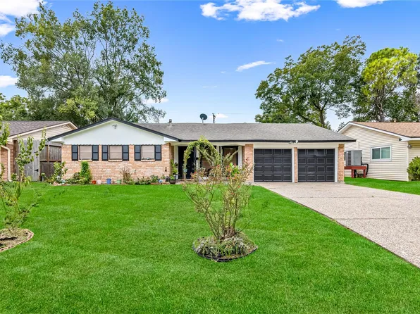8823 Shadow Crest St, Houston, TX 77074