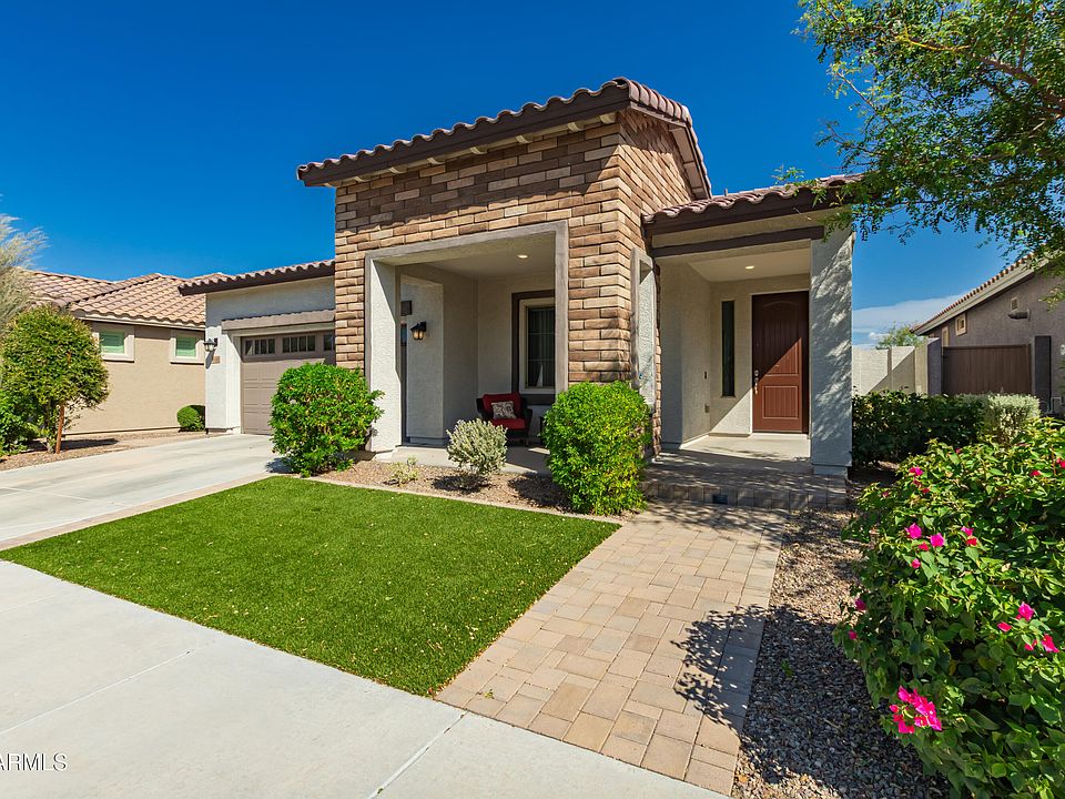 1st image of 4689 N 204TH Avenue