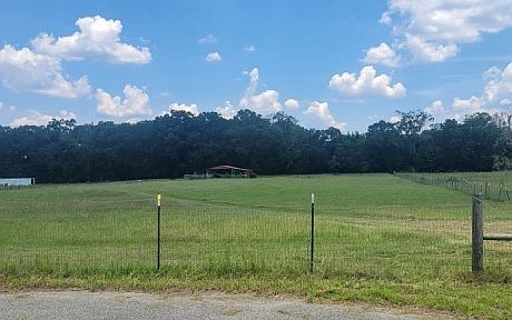 1st image of 629 SW Meadow Ter