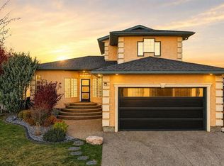 72 E Darling Cres, Red Deer, AB T4R 2W3