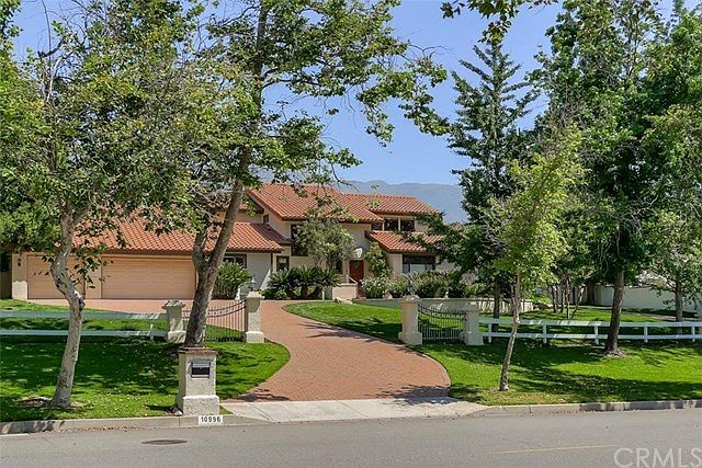 Custom Paver Circular Driveway