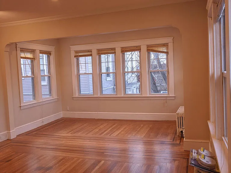 95 Woodbine St — Photo 3