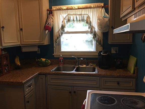 3rd image of 2324 Buena Vista Blvd