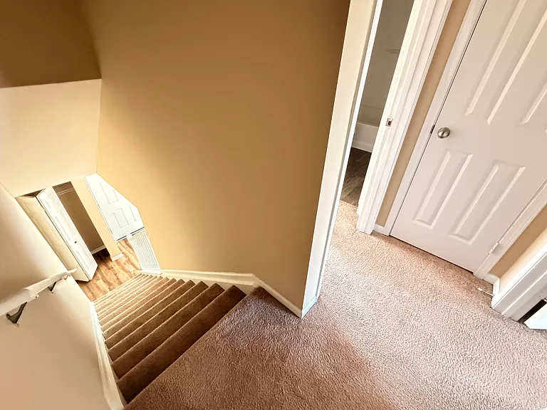 1020 Hartford Village Blvd — Photo 22