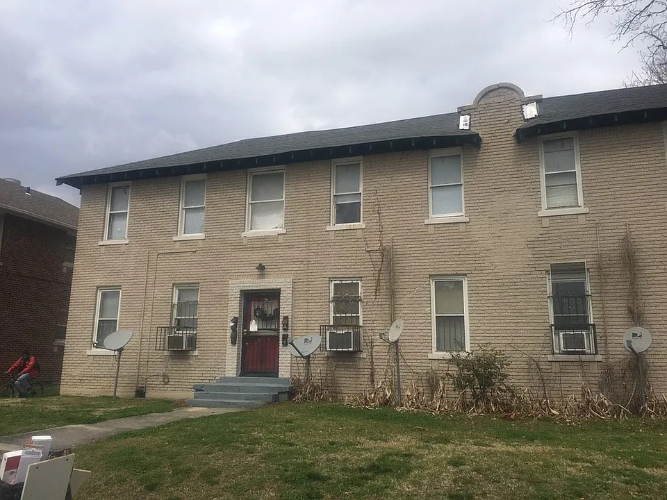 1302 Court Ave #2