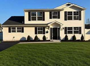 38 Inland Rd, Levittown, PA 19057