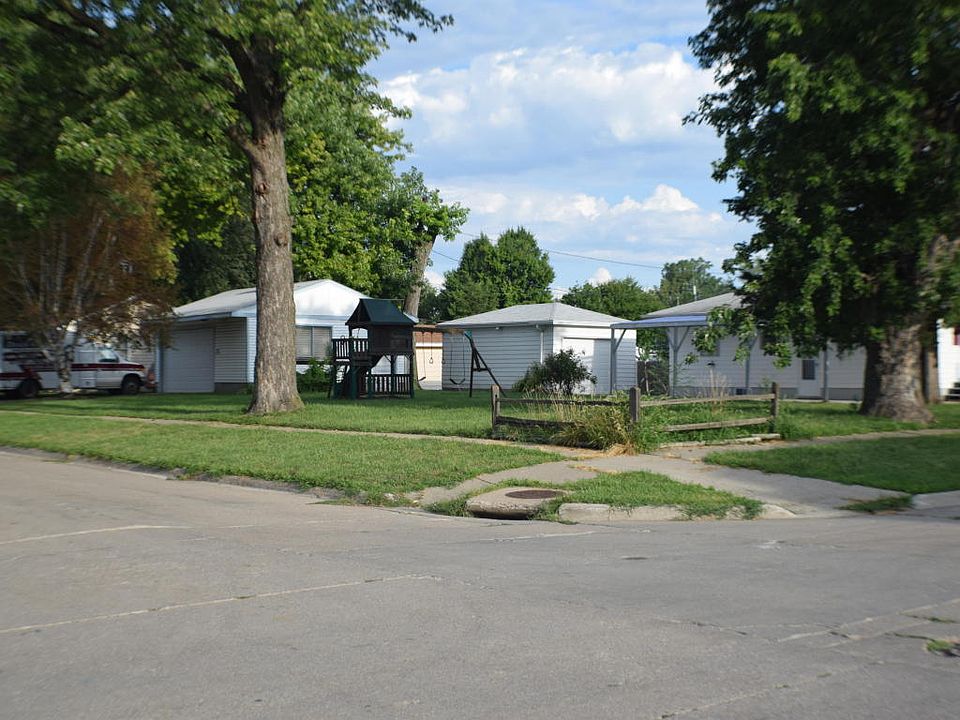 2nd image of 2318 S 9th St