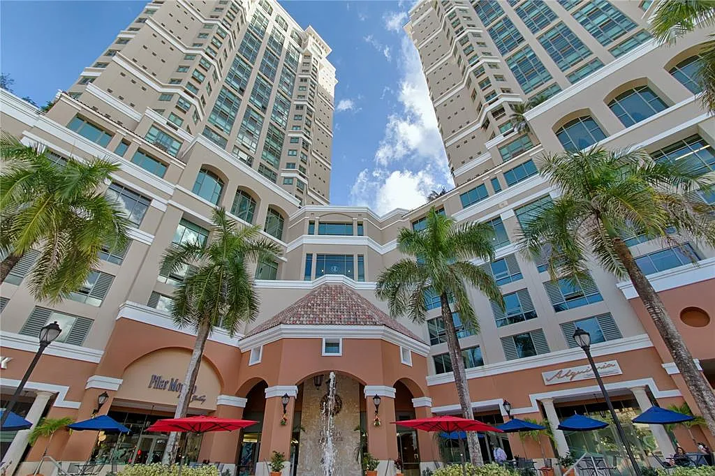 2 bed, 2.0 bath, 950 sqft, $5,000 — Photo 1