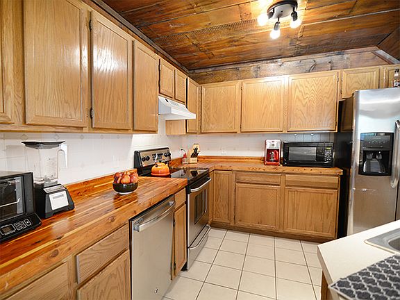 Corner kitchen with new SS a