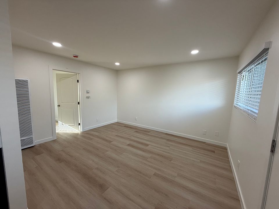1st image of 1623 W 260th St #7
