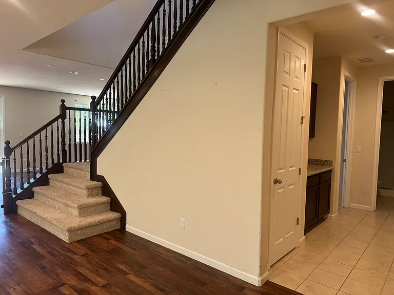 1130 Legion Ct — Photo 3