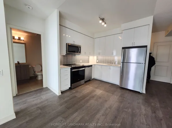 4955 Yonge St, Toronto, ON