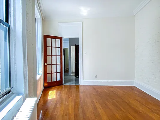 Rented by City Connections Realty | media 19