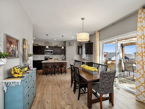 5th image of 633 Orchard View Dr