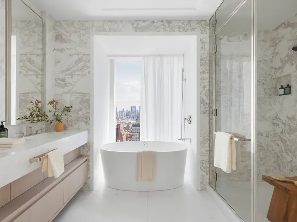 138 East 50th Street image 6 of 26