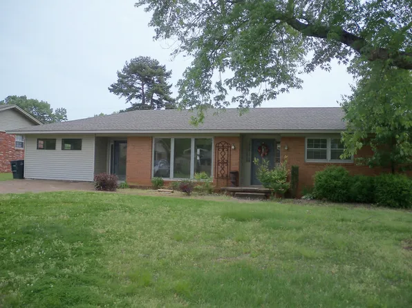 525 Lakeside Dr, Florence, AL 35630