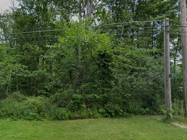 18611 Geauga Lake Rd, Chagrin Falls, OH 44023