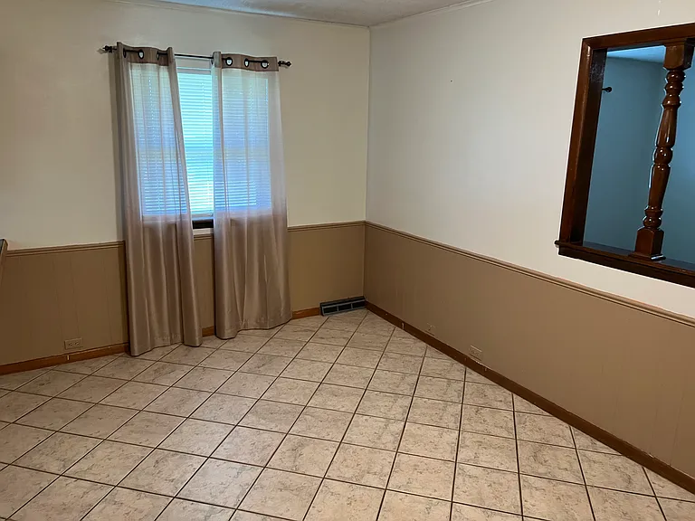 330 E Breckenridge Rd — Photo 14