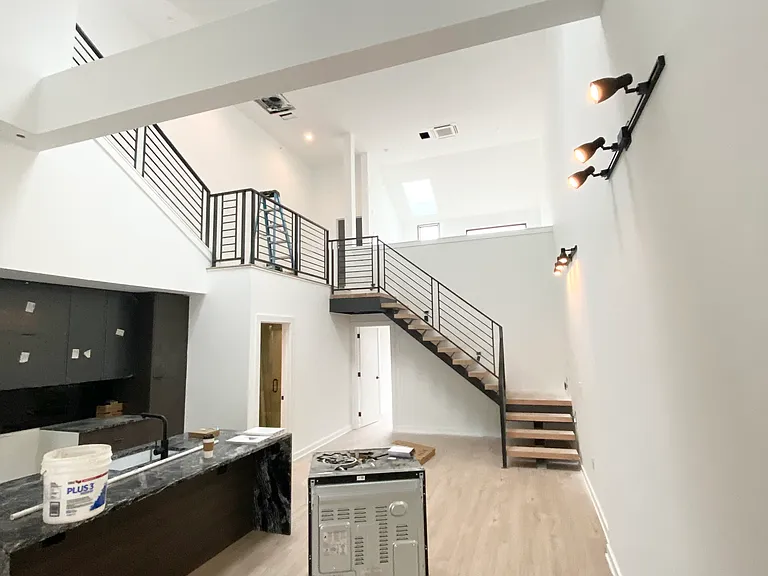 1306 N Front St #4F — Photo 2