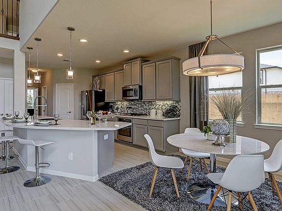 Cozy dining area off kitchen