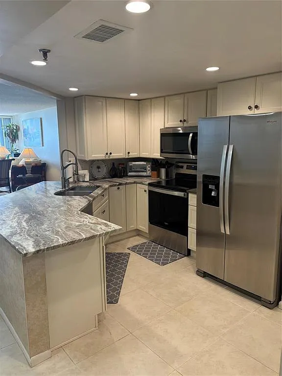 2 bed, 2.0 bath, 1209 sqft, $4,500 — Photo 4