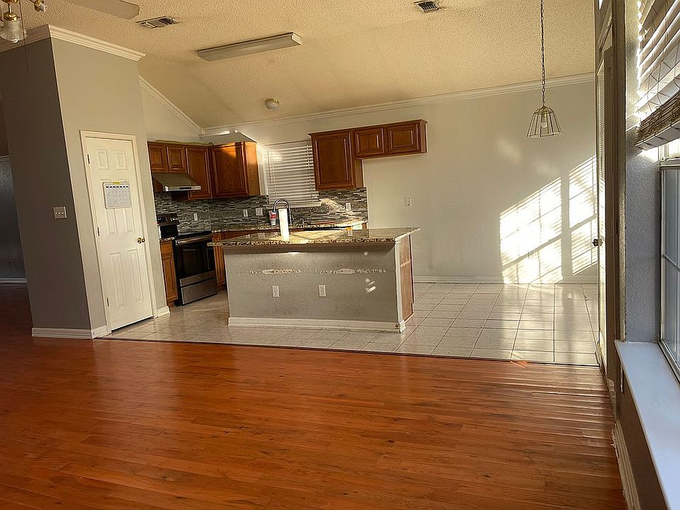 1st image of 6003 Prairie Wood Ct