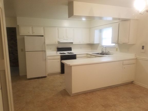 5th image of 4525 Regent Dr