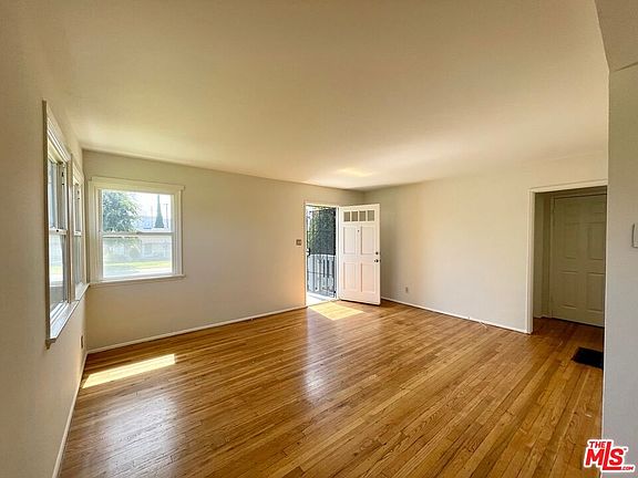 4th image of 5954 W 85th Pl