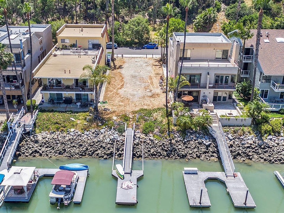 1st image of 4547 Cove Dr