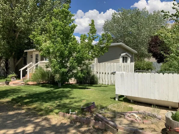 70 Walker Pl, Benton, CA 93512