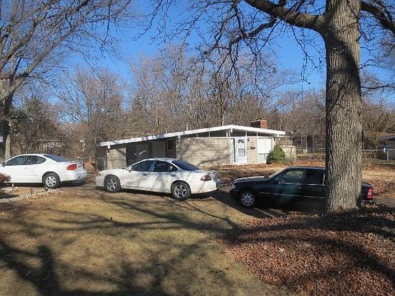 2nd image of 7041 Woody Ct