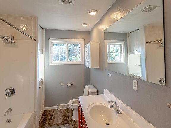 3rd image of 22630 Tuttles Ln