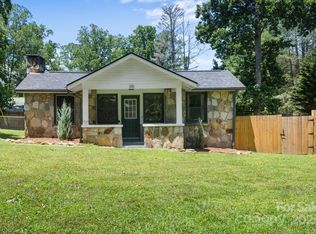 351 Dove Haven Ln, Hendersonville, NC 28791