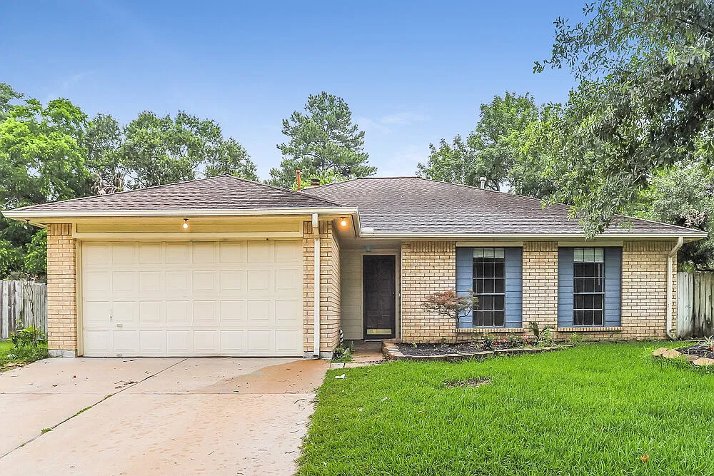 4 bed, 2.0 bath, 1769 sqft, $2,160 — Photo 1