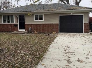 128 Vineyard Dr, Rossford, OH 43460