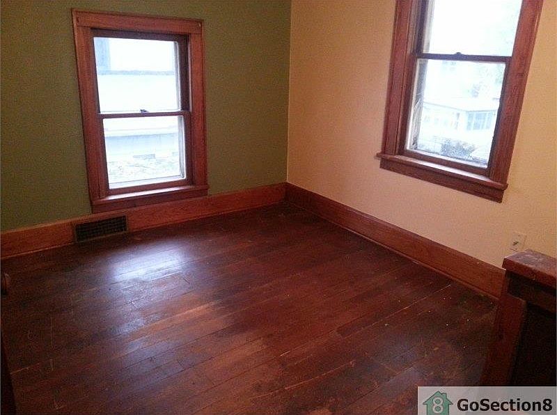 2nd image of 11195 Crosby St