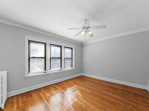 4th image of 2344 W School St Unit 2342-1