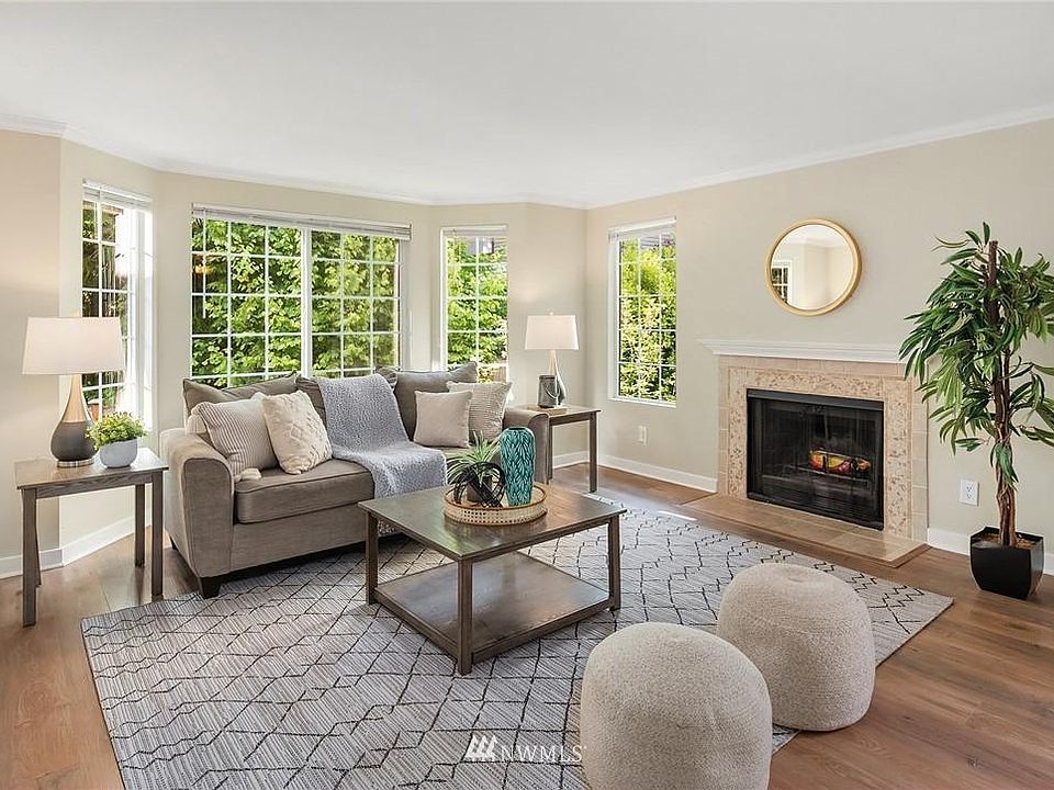 Large and bright Living space