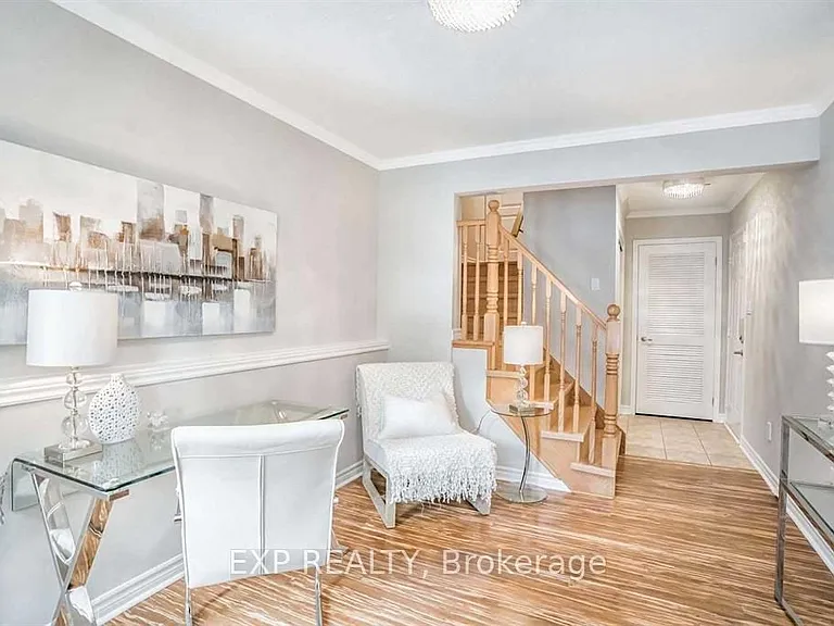 945 Sprague Pl — Photo 3
