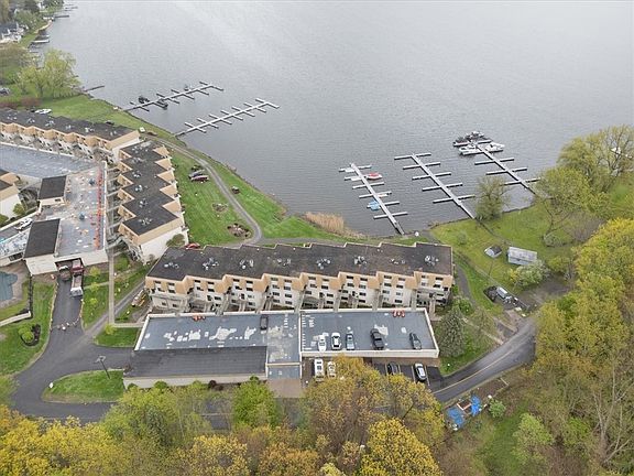 5th image of 416 Bay Village Dr