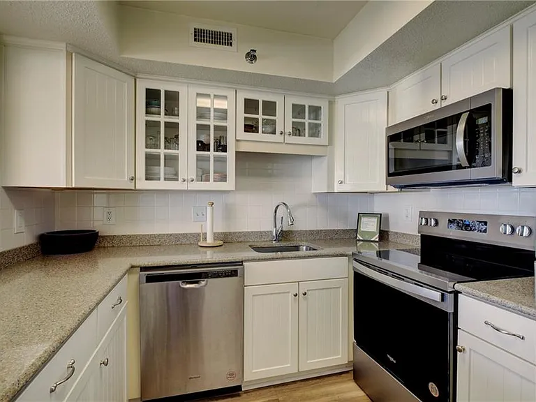 7501 River Rd #4B — Photo 2