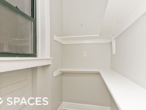 3rd image of 3222 N Karlov Ave #2SA