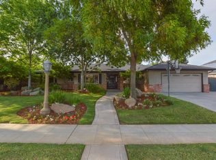 1542 E Cromwell Ave, Fresno, CA 93720