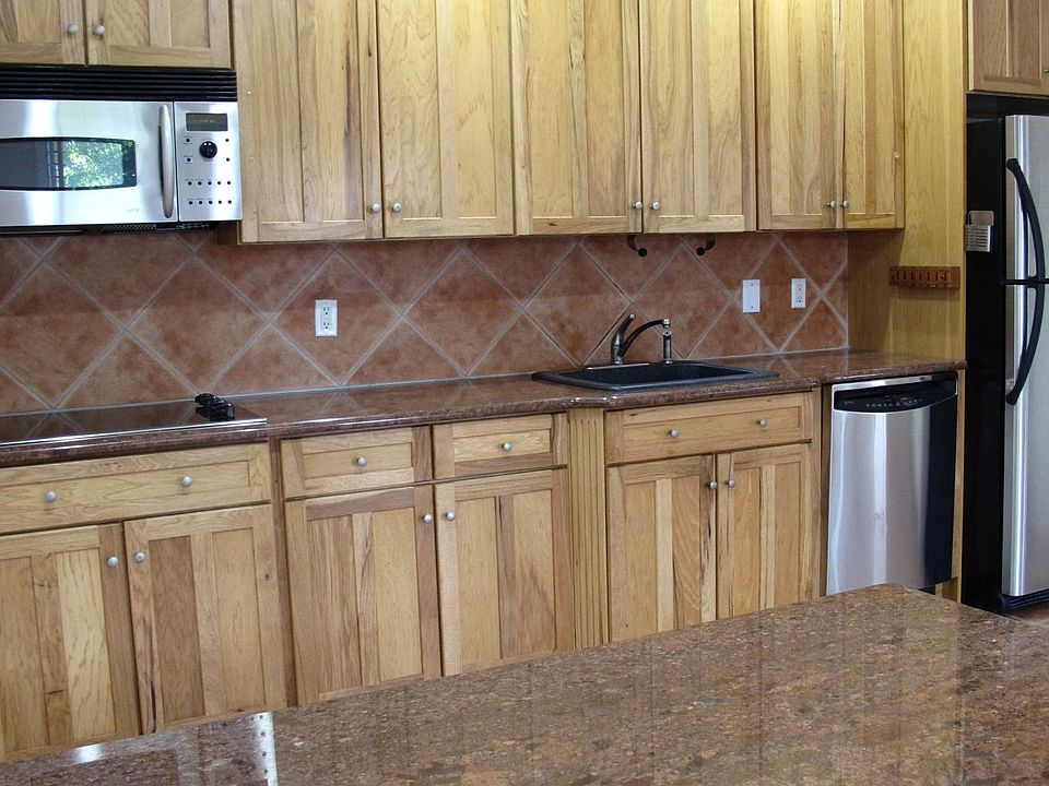 1st image of 772 Howard Ave #1