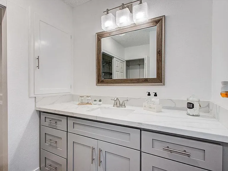 El Cordova Apartments — Photo 23