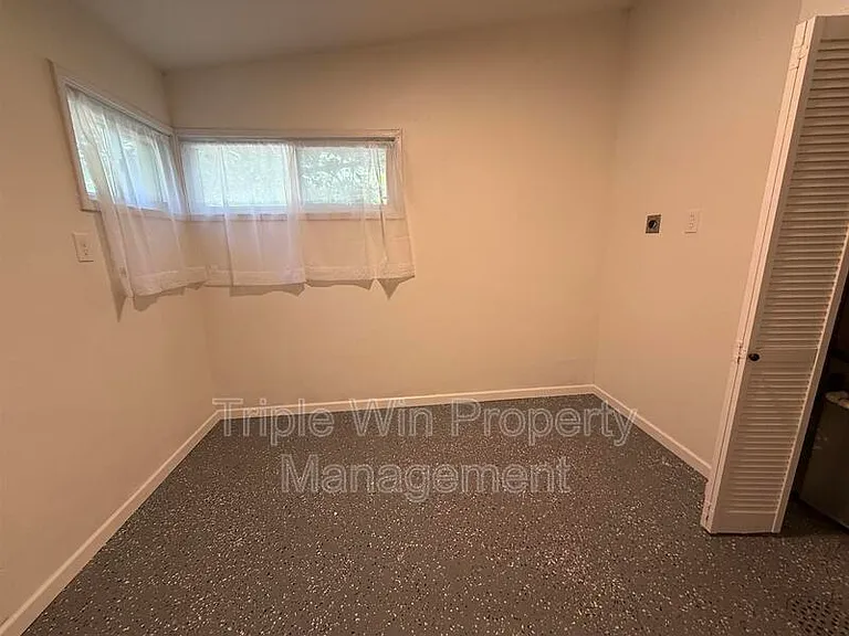 8301 Pepperidge Dr — Photo 10